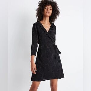 Madewell Ruffled Wrap Dress in Floral Jacquard size large black
